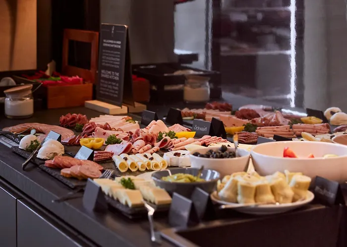 Hotel Adagio Neckarpark 3*